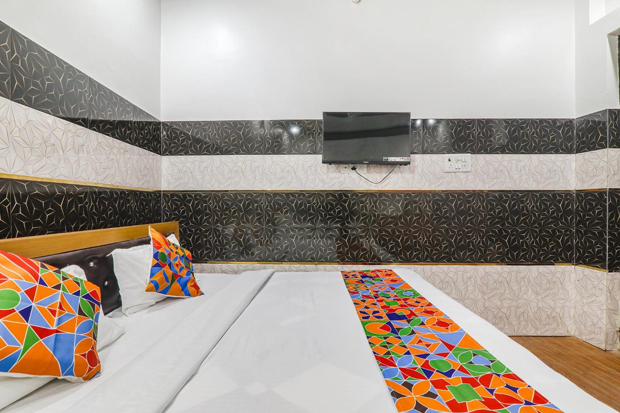 Fabexpress Milan Palace Ayodhya 外观 照片