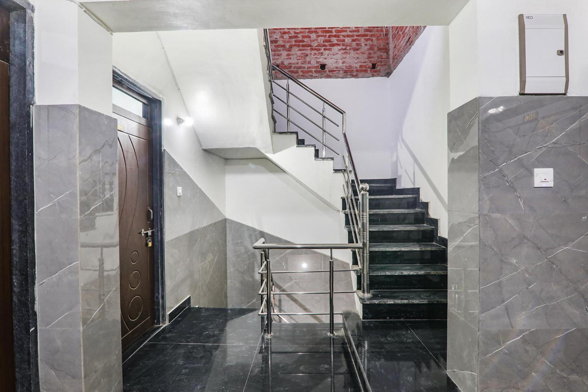 Fabexpress Milan Palace Ayodhya 外观 照片